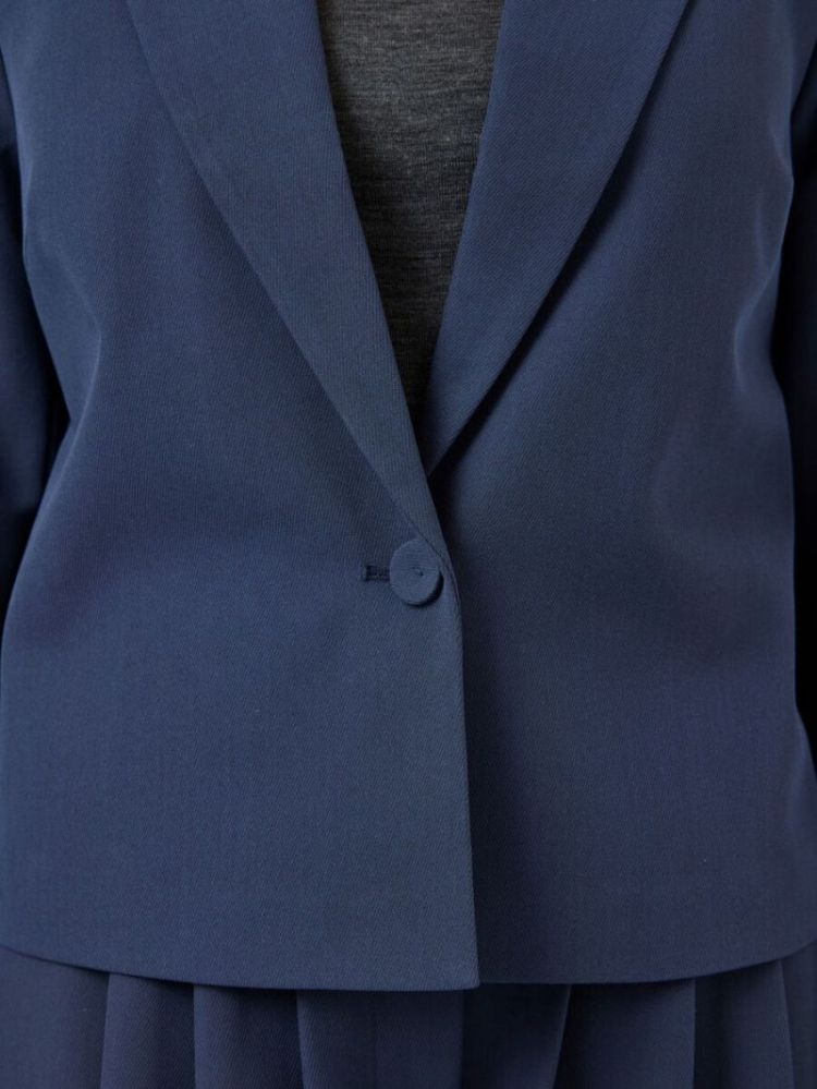  NAVY BLAZER