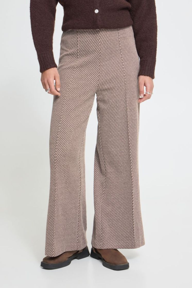  900009668 BROWN