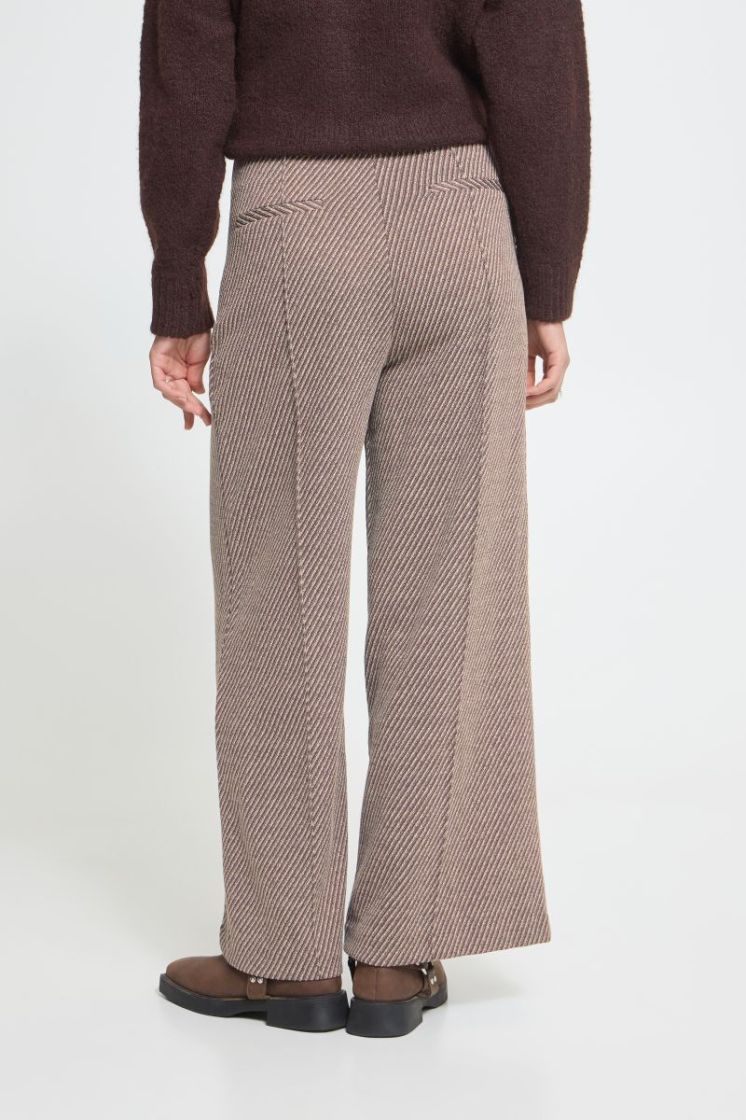  900009668 BROWN