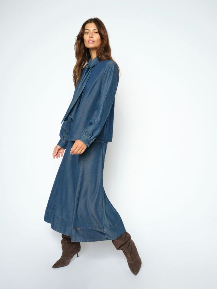  447 DARK BLUE