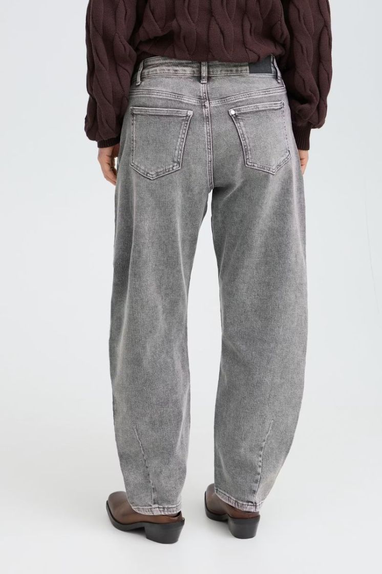  200006 GREY DEN